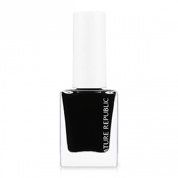 Лак для ногтей 05 черный Color & Nature Nail Color 05 Black Black